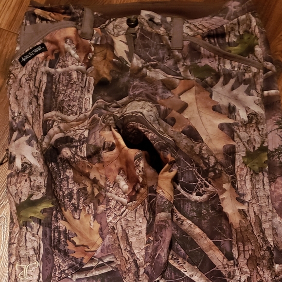 Other - Size small truetimber men's hunting pants.